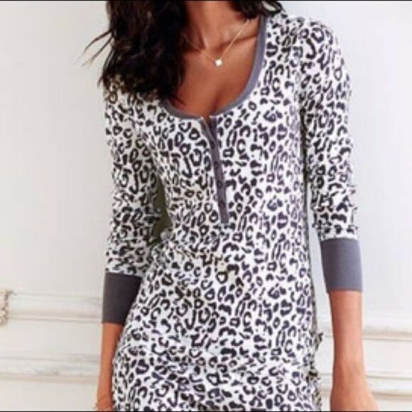 ✨ Victoria's Secret Fireside Thermal PJs Leopard Top✨ - Picture 2 of 7